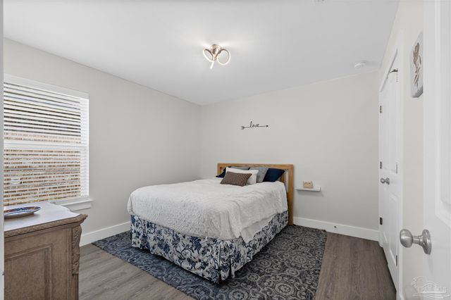 5623 Dunridge Dr, Pace, FL 32571