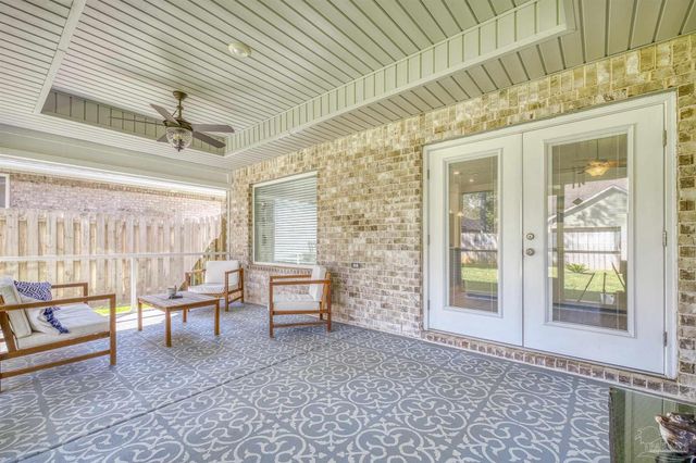 5623 Dunridge Dr, Pace, FL 32571