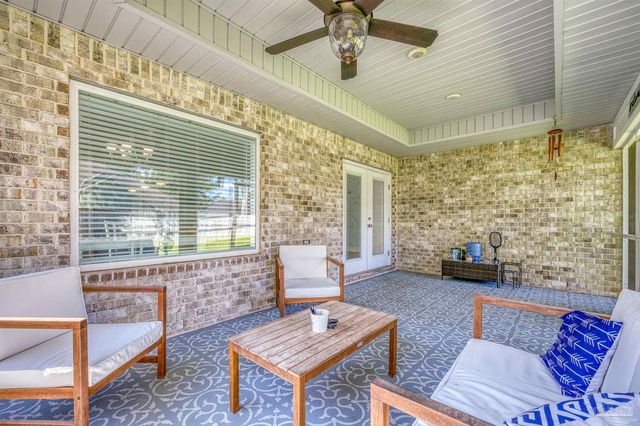 5623 Dunridge Dr, Pace, FL 32571