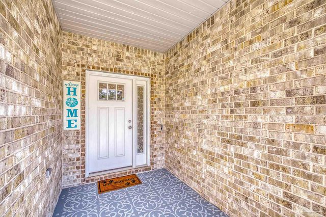 5623 Dunridge Dr, Pace, FL 32571