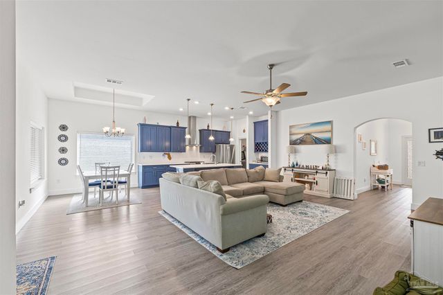 5623 Dunridge Dr, Pace, FL 32571