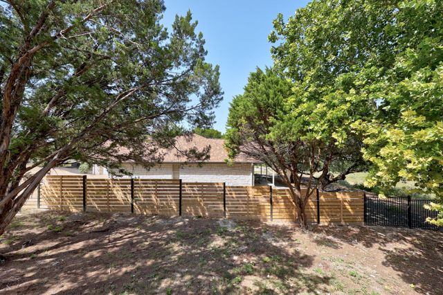 2800 Douglas CV, Lago Vista, TX 78645