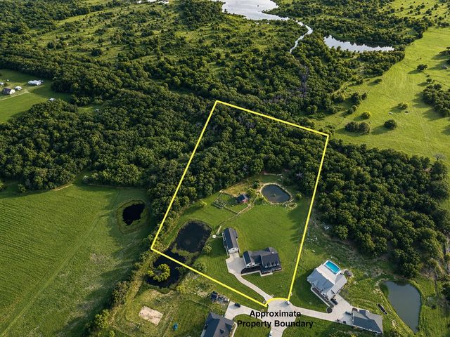 985 Vest Lane, Pilot Point, TX 76258
