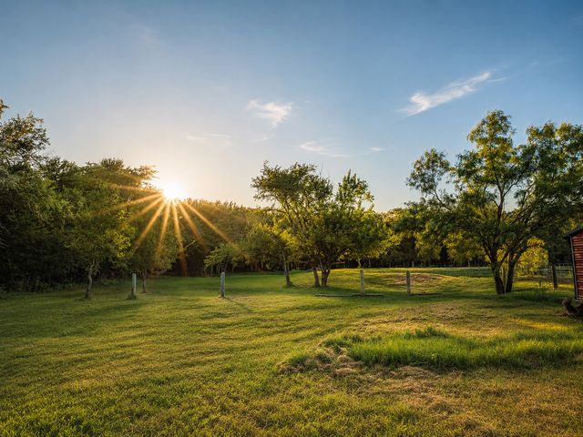 985 Vest Lane, Pilot Point, TX 76258
