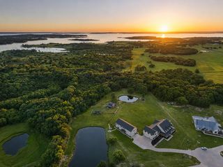 985 Vest Lane, Pilot Point, TX 76258