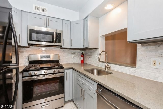 1148 W 7Th St, Plainfield City, NJ 07063
