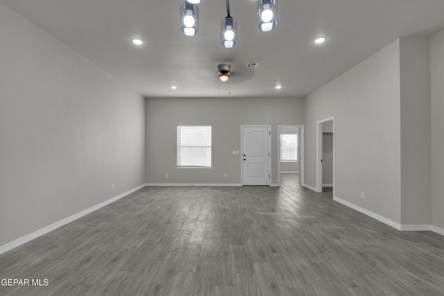 624 Hesse Drive, Socorro, TX 79927