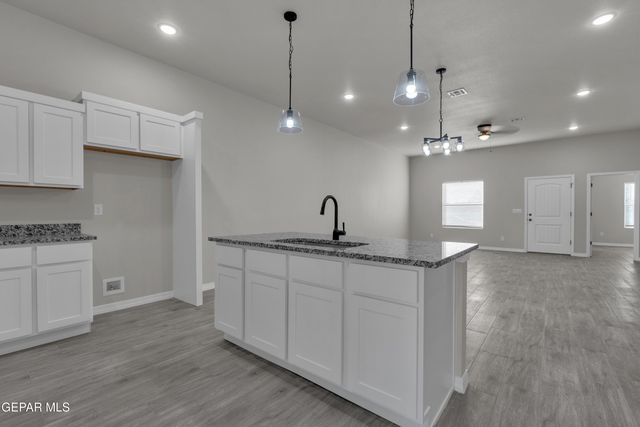 624 Hesse Drive, Socorro, TX 79927