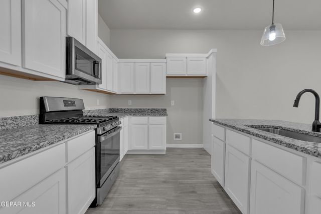 624 Hesse Drive, Socorro, TX 79927