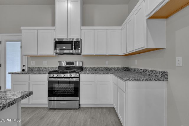 624 Hesse Drive, Socorro, TX 79927