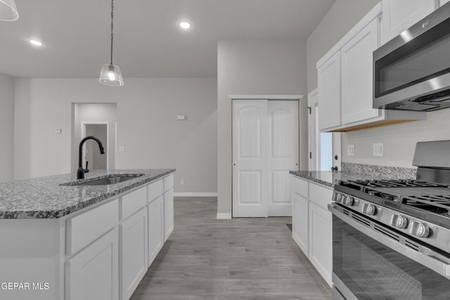 624 Hesse Drive, Socorro, TX 79927
