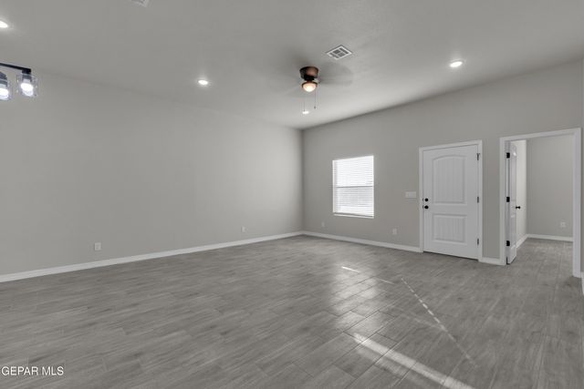 624 Hesse Drive, Socorro, TX 79927
