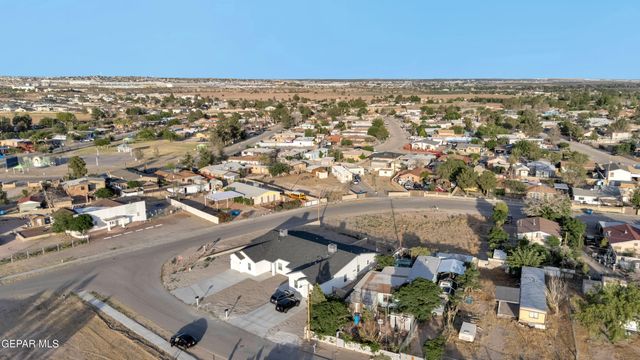 624 Hesse Drive, Socorro, TX 79927