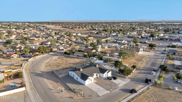 624 Hesse Drive, Socorro, TX 79927