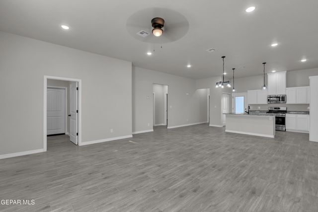 624 Hesse Drive, Socorro, TX 79927