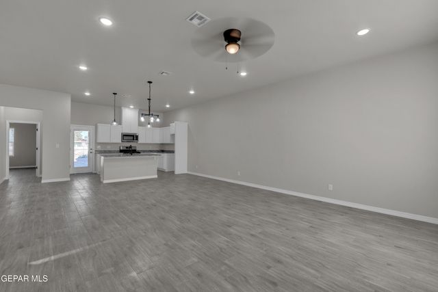 624 Hesse Drive, Socorro, TX 79927