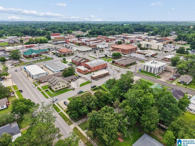 404 2ND AVENUE S, Clanton, AL 35045