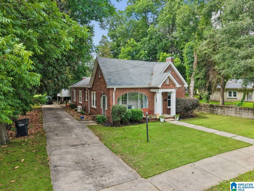 404 2ND AVENUE S, Clanton, AL 35045