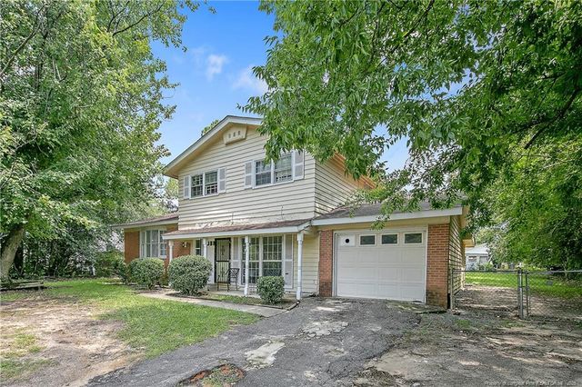 671 Newport Road, Fayetteville, NC 28314