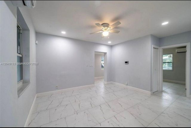 425 NW 14th Way, Fort Lauderdale, FL 33311