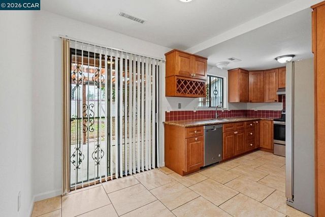 8314 8314 New York Dr, Stockton, CA 95210