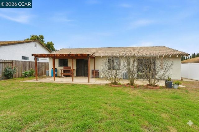 8314 8314 New York Dr, Stockton, CA 95210