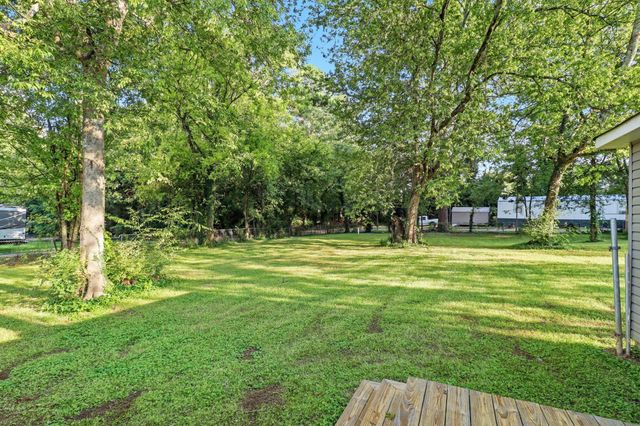 711 W James Avenue, Rossville, GA 30741