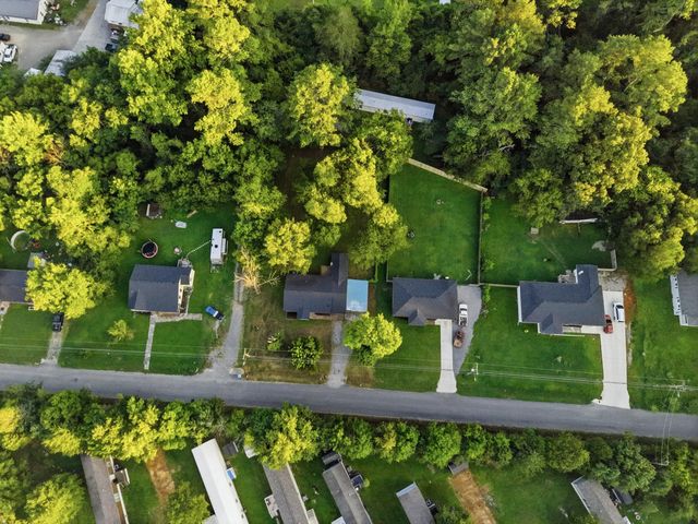 711 W James Avenue, Rossville, GA 30741