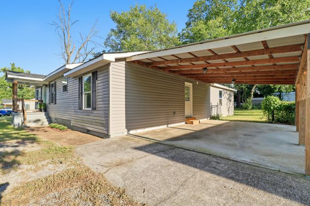 711 W James Avenue, Rossville, GA 30741