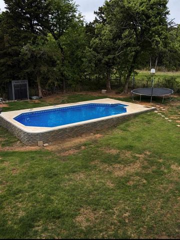 9951 S Coltrane Road, Guthrie, OK 73044