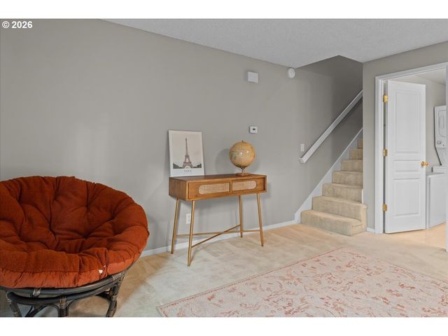 4212 Sw GARDEN HOME Rd, Portland, OR 97219