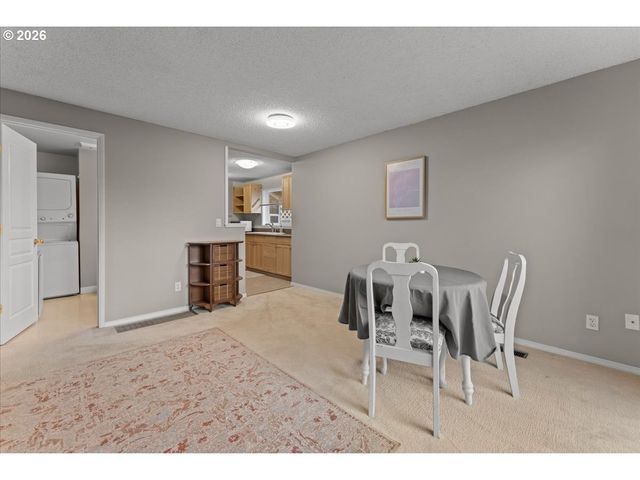 4212 Sw GARDEN HOME Rd, Portland, OR 97219