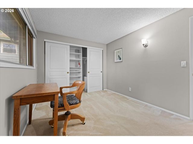 4212 Sw GARDEN HOME Rd, Portland, OR 97219