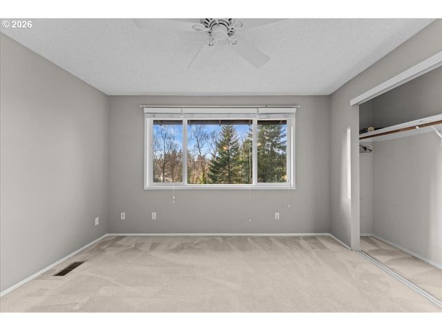 4212 Sw GARDEN HOME Rd, Portland, OR 97219