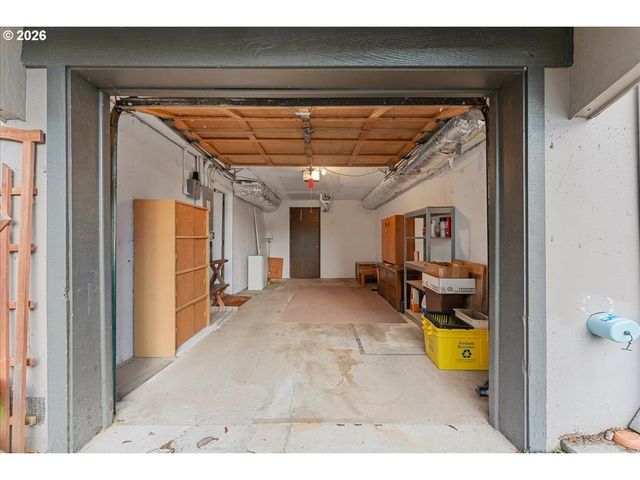 4212 Sw GARDEN HOME Rd, Portland, OR 97219