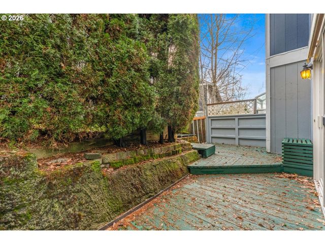 4212 Sw GARDEN HOME Rd, Portland, OR 97219