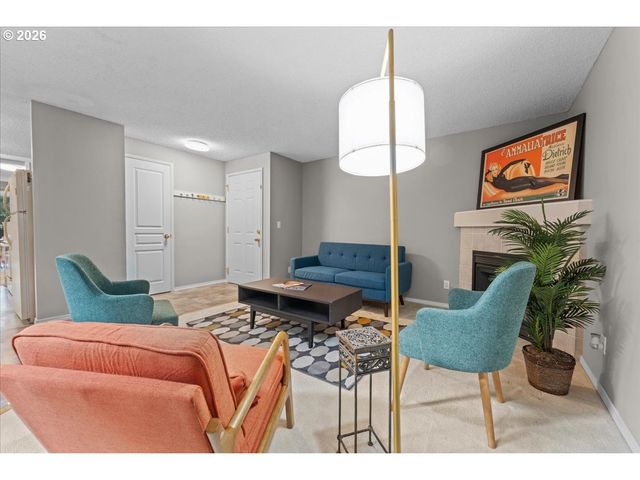 4212 Sw GARDEN HOME Rd, Portland, OR 97219