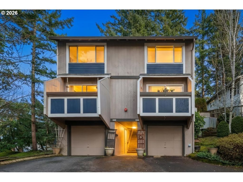 4212 Sw GARDEN HOME Rd, Portland, OR 97219