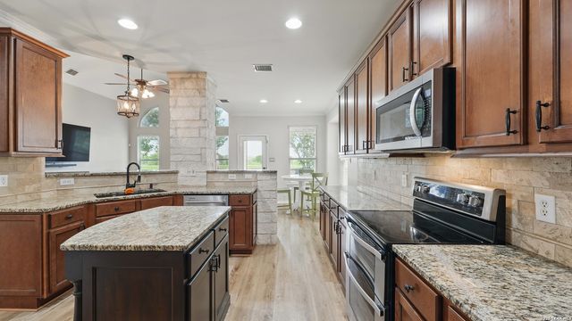 314 cascades, Cibolo, TX 78108