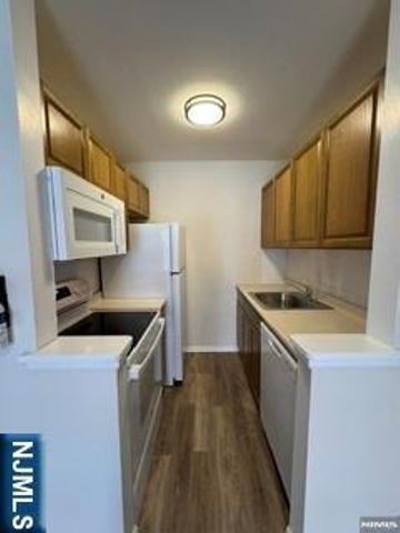 30 2nd Street 405, Hackensack, NJ 07601