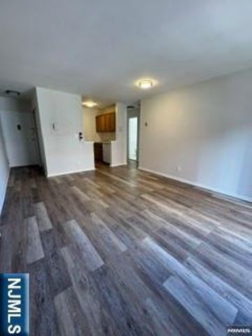 30 2nd Street 405, Hackensack, NJ 07601
