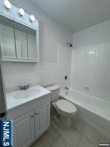 30 2nd Street 405, Hackensack, NJ 07601