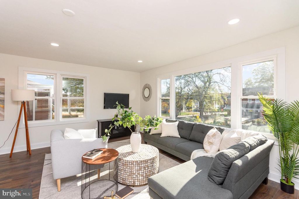 4802 EASTERN AVE NE, Washington, DC 20017