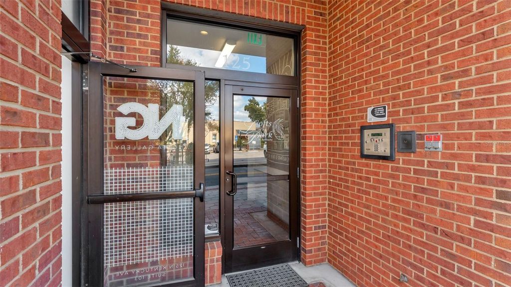 Image 3 of property listing at 125 N KENTUCKY AVENUE 505, Lakeland, FL 33801