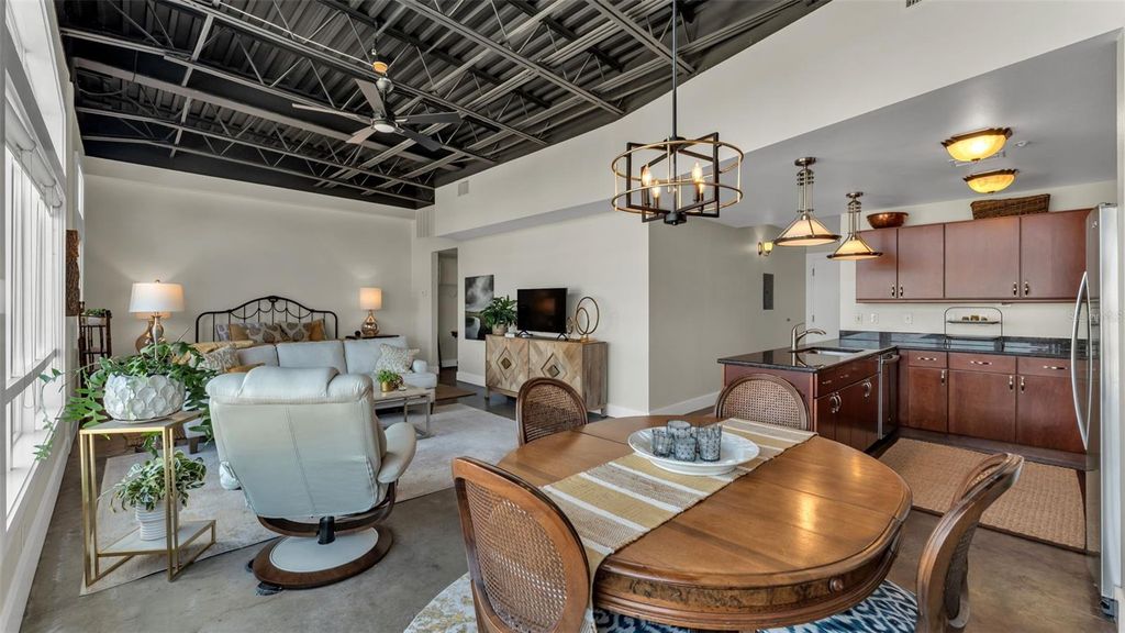 Image 26 of property listing at 125 N KENTUCKY AVENUE 505, Lakeland, FL 33801