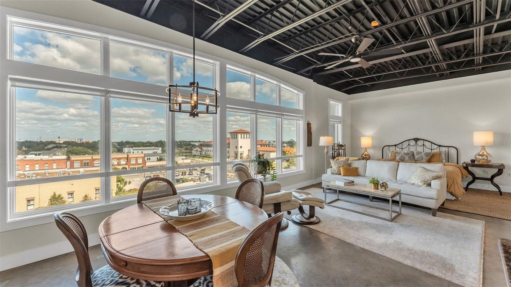 Image 4 of property listing at 125 N KENTUCKY AVENUE 505, Lakeland, FL 33801