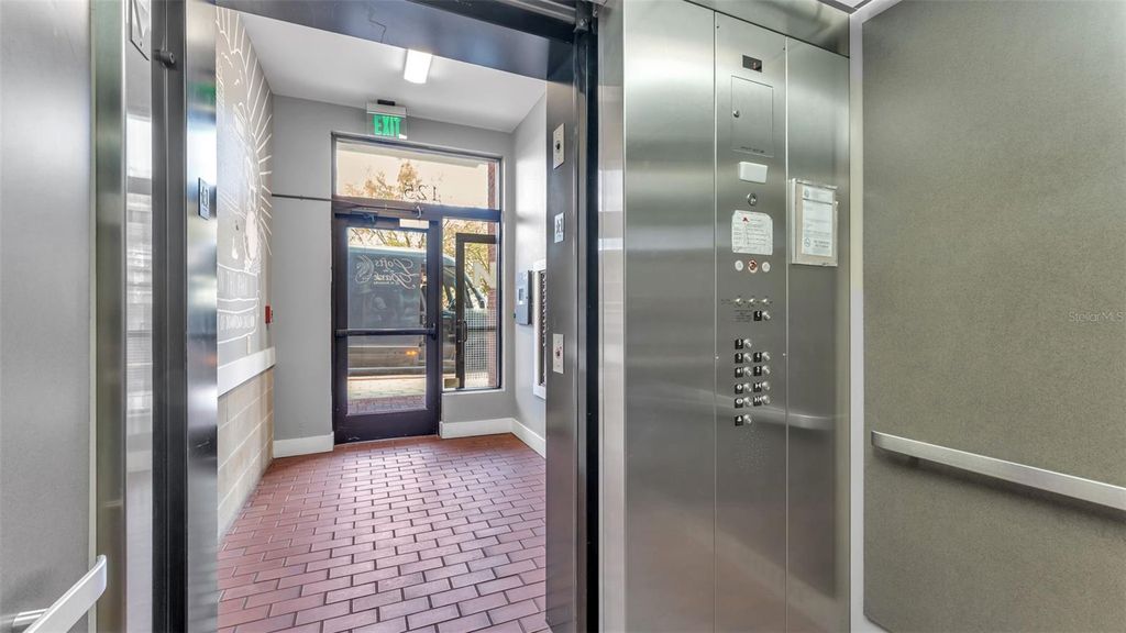 Image 34 of property listing at 125 N KENTUCKY AVENUE 505, Lakeland, FL 33801