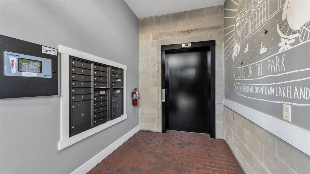 Image 36 of property listing at 125 N KENTUCKY AVENUE 505, Lakeland, FL 33801