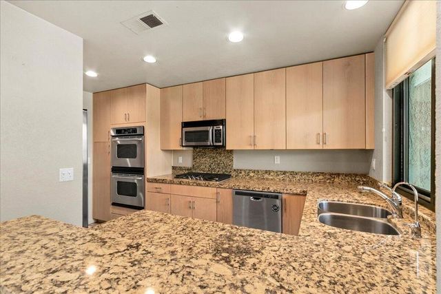 2995 Sundance Circle E, Palm Springs, CA 92262