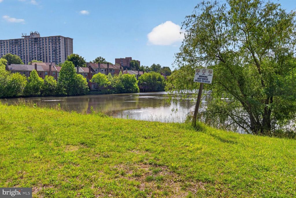 Image 12 of property listing at 7505 DEMOCRACY BLVD #A430, Bethesda, MD 20817